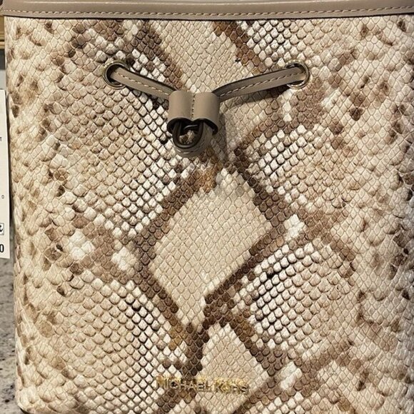 SALE! ✅ Michael Kors SURI Med Python Embossed Leather Bucket Bag ✨ NWT - Picture 11 of 11